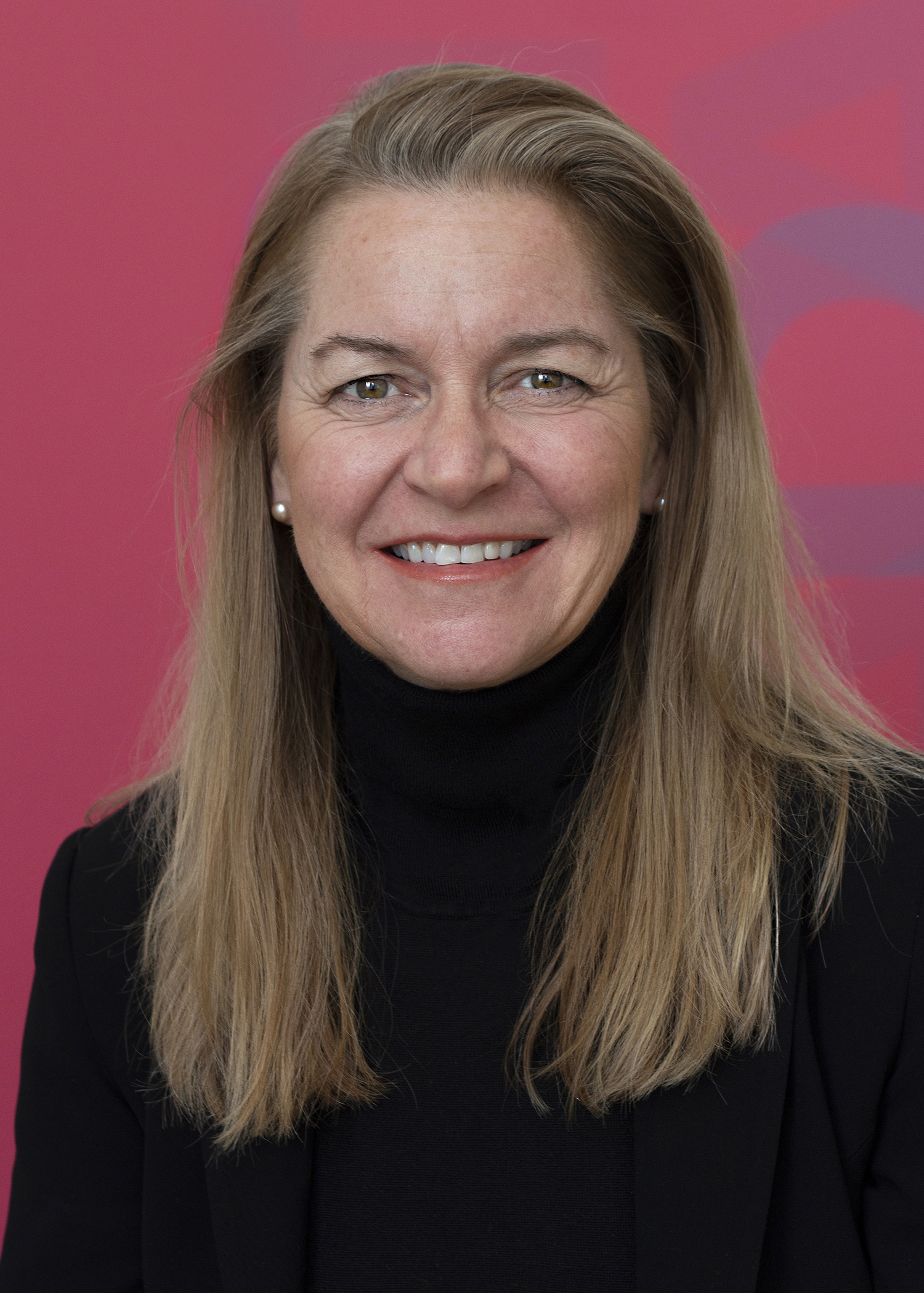 Headshot of Martha Hall Findlay