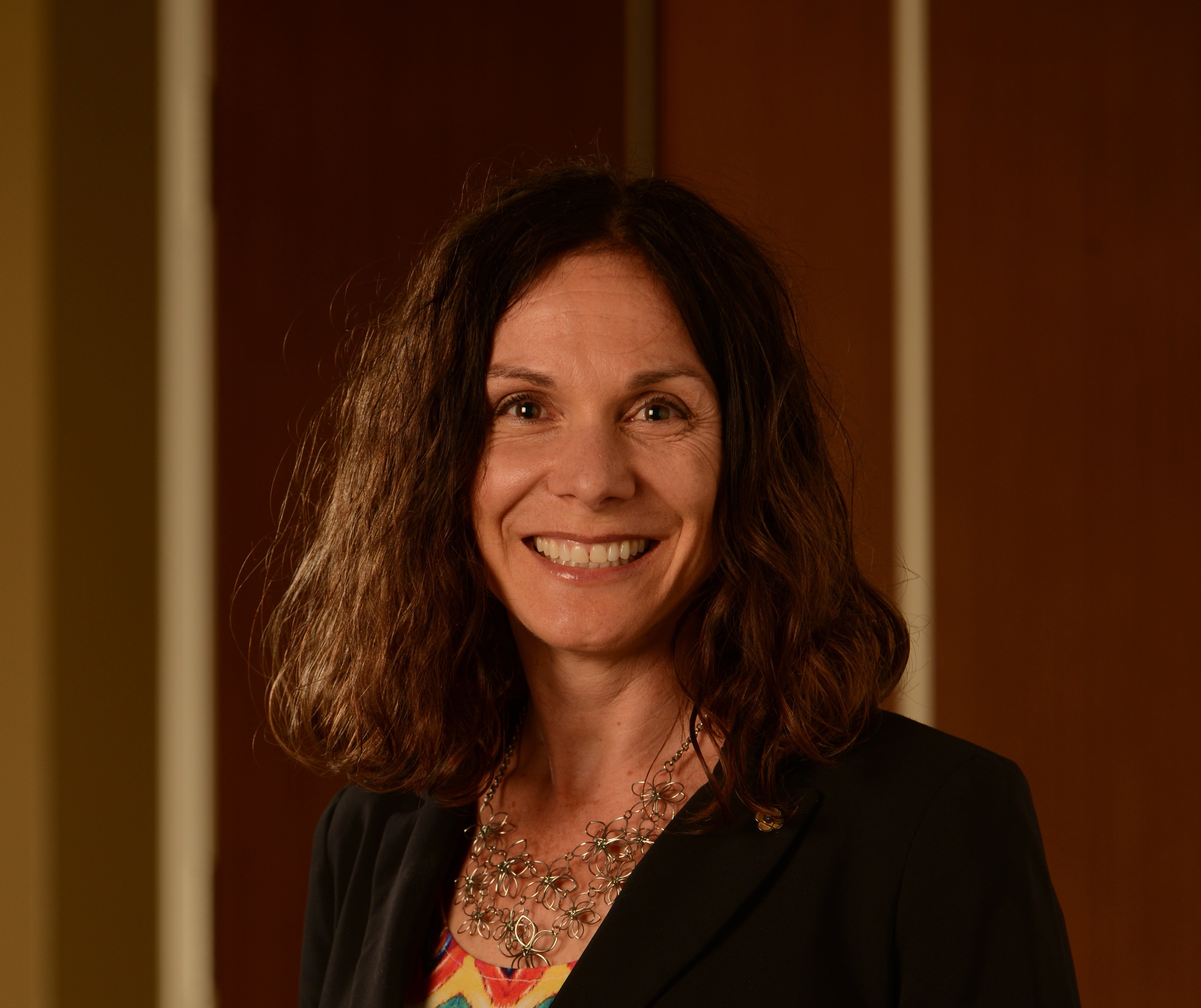 Headshot of Lisa Campbell